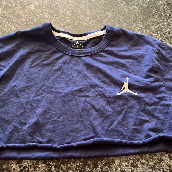 NIKE CROP TOP SHORT SLEEVES SIZE LARGE NAVY COLOR SUPER SOFT - Picture 1 of 7